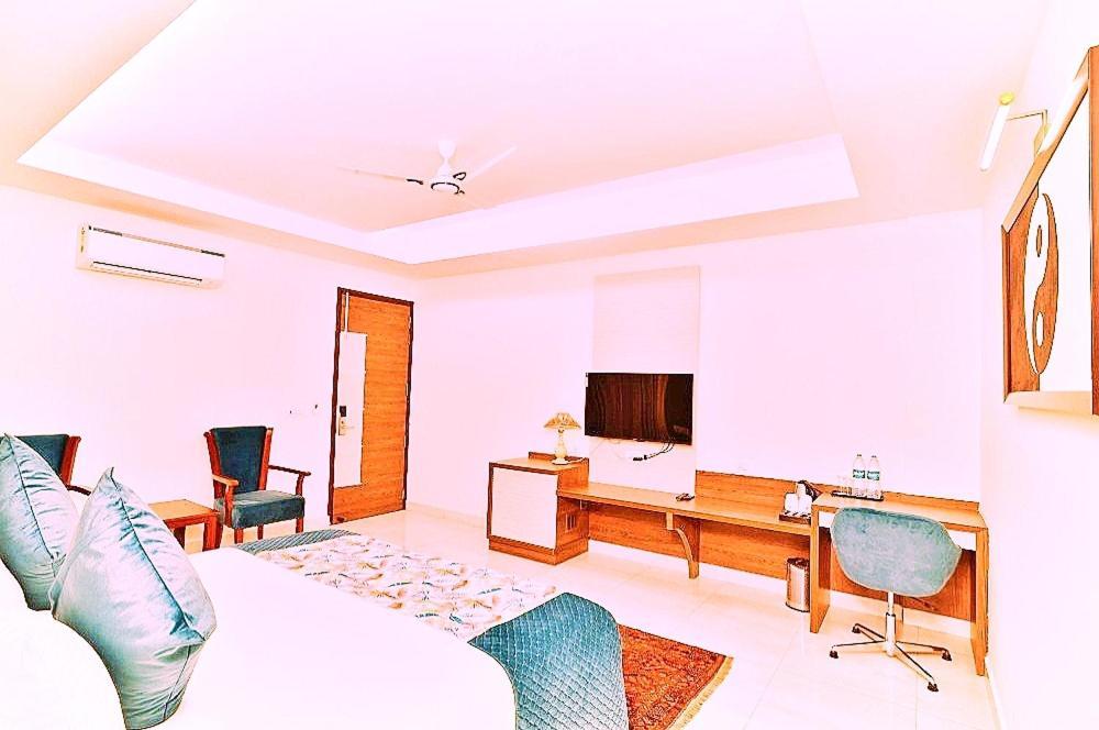 Hotel Sp Residency Near International Igi Airport Delhi Nuova Delhi Esterno foto